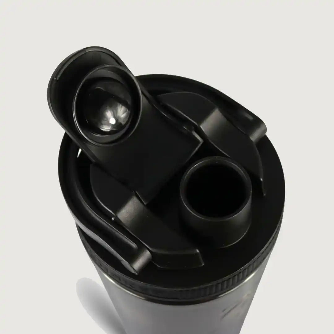 Ice Shaker Protein Shaker - 26oz - Protein Mixer - Pro Sports | Shop online in Kuwait